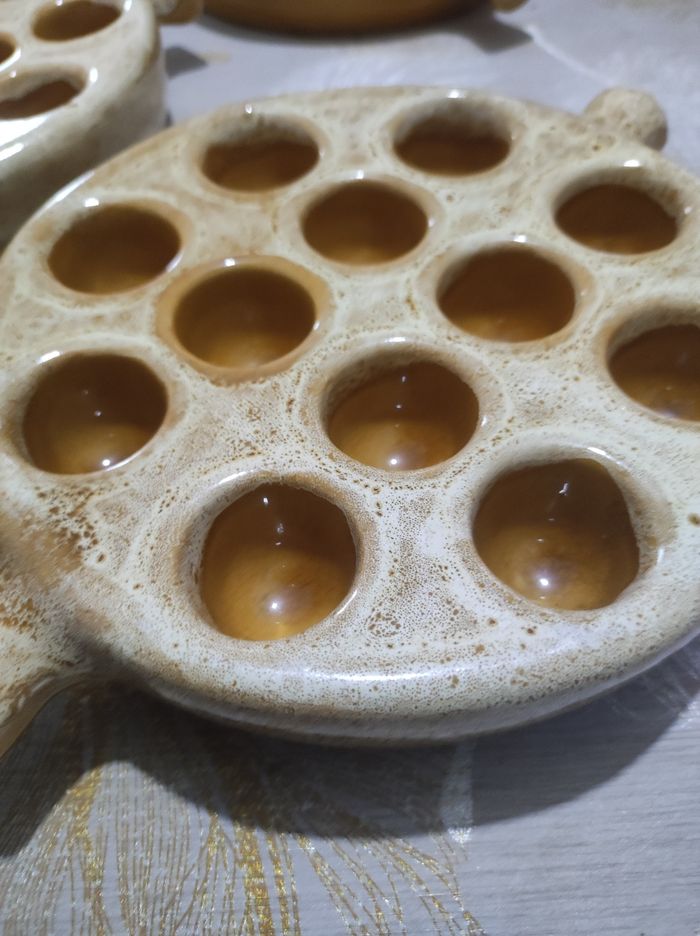 Lot de cinq cassolette assiettes poêlons a escargots en céramique - photo numéro 4