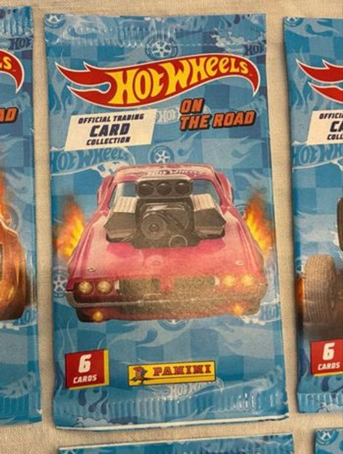 10 boosters cartes à collectionner Hotwheels on the Road - photo numéro 3
