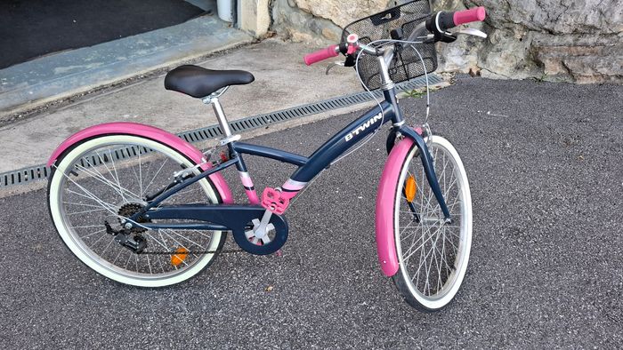Vélo VTC BTWIN Décathlon 24 pouces très bon état. Remise en mains propres uniquement secteur Annecy - photo numéro 4