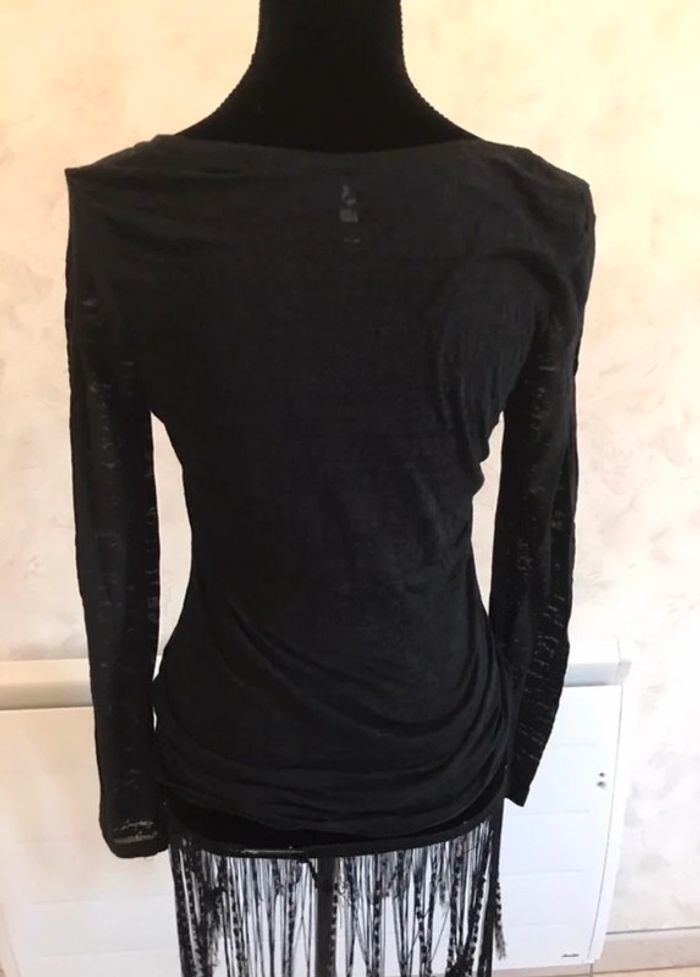 T-shirt noir T.XL (plutôt transparent) - photo numéro 4