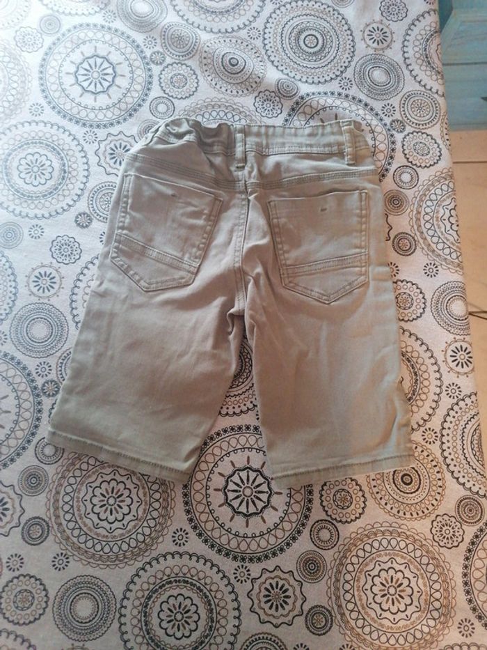 Short Tape à l'œil 8 ans - photo numéro 5