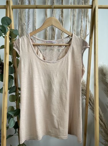 T-shirt, dentelle dans le dos L/40