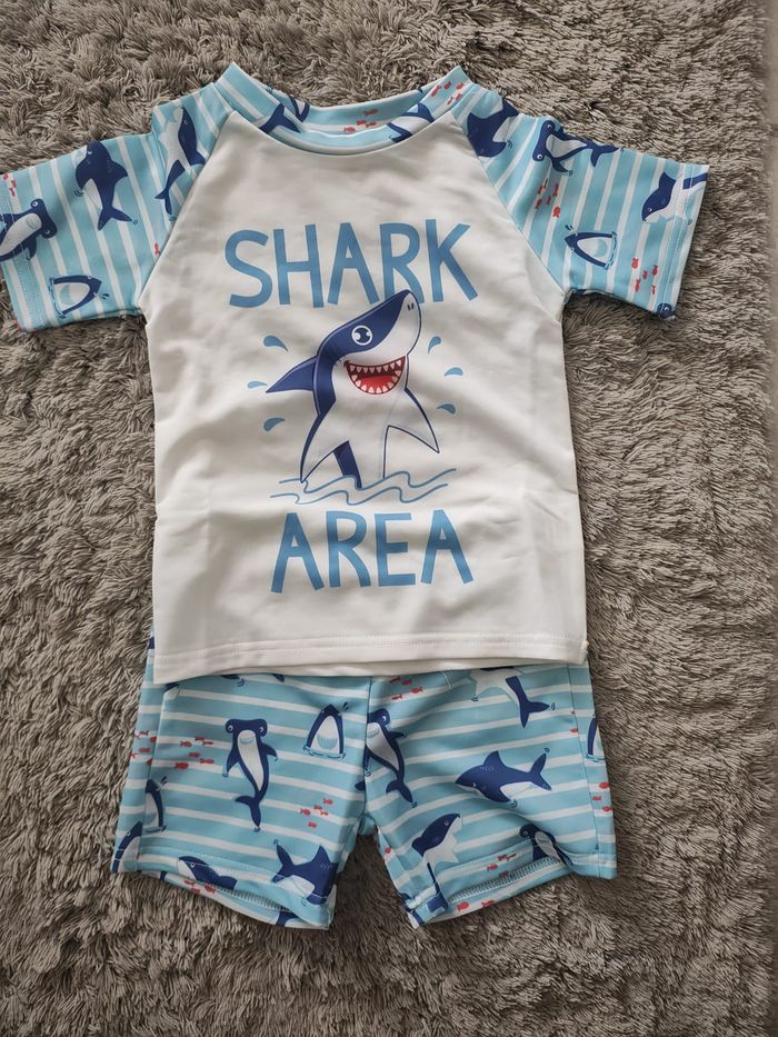 Ensemble maillot de bain taille 110 cm