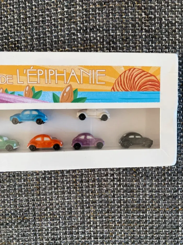🚗 Coffret de collection – 9 fèves voitures Coccinelle – État neuf - photo numéro 4