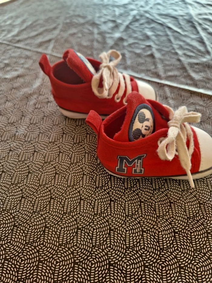 Chaussures bebe Mickey rouges trop stylees - photo numéro 6