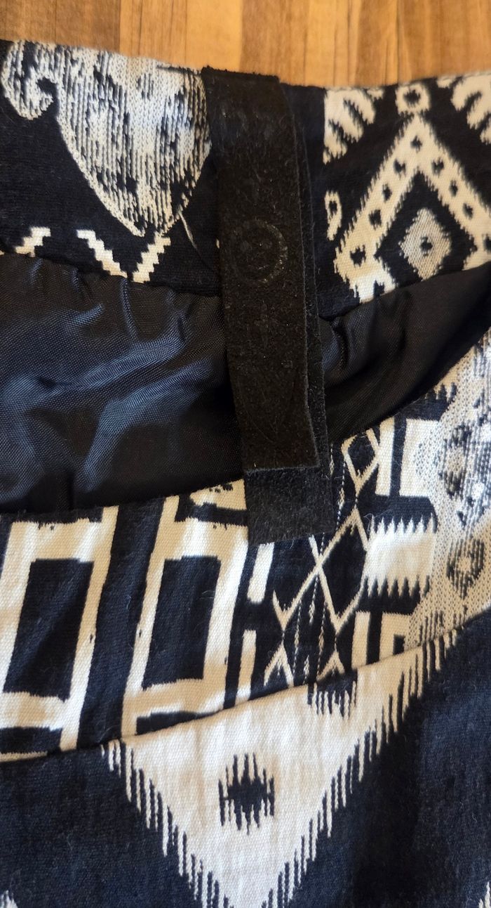 Robe Desigual T36 – Motif ethnique noir & blanc brodé – Pièce originale ✨ - photo numéro 9