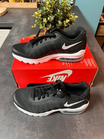 Basket Nike homme taille 38.5
