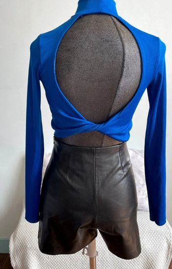 Beau top court dos nue bershka