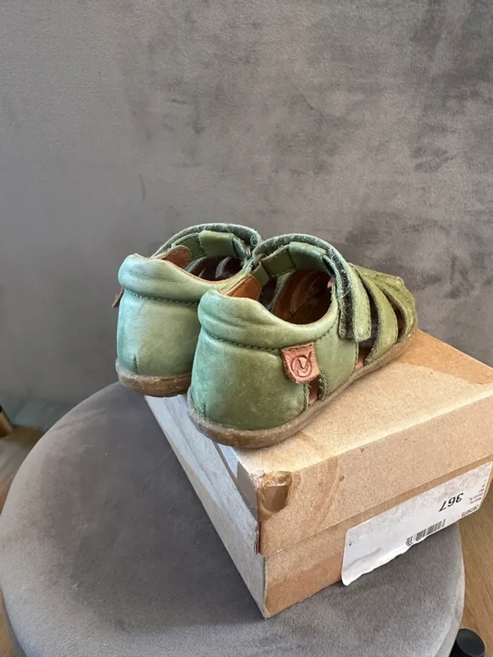 Sandales bout fermé naturino pointure 28 vert sauge - photo numéro 2