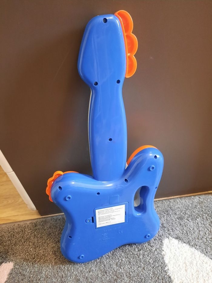 Guitare électronique bébé - photo numéro 3