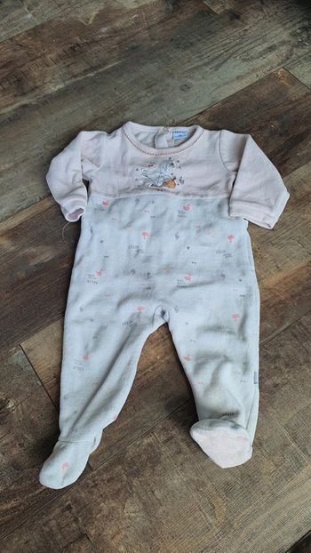 Pyjamas absorba 9 mois en très bon état