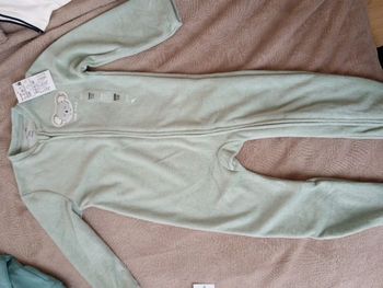 Pyjamas bébé neuf 