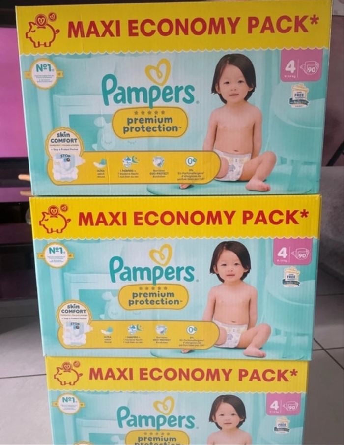 3 cartons de couches Pampers premium taille 4