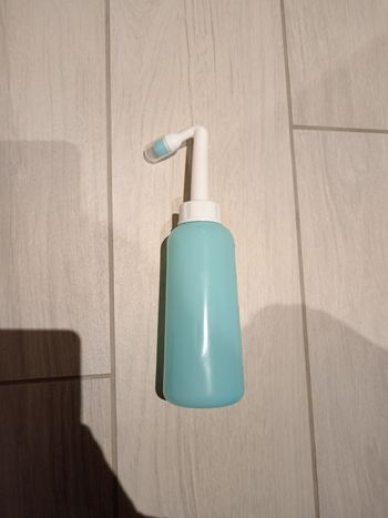 Bouteille douchette zone intime  périnéale post partum ou autres soins NEUVE 500 ml