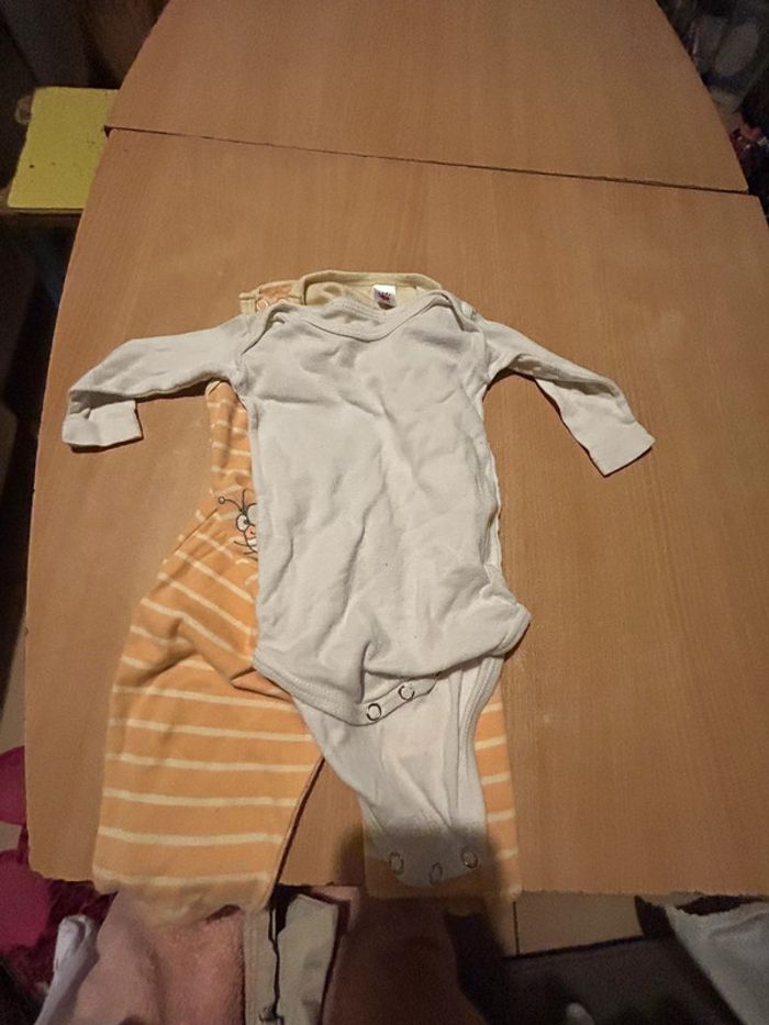 Petit ensemble /pyjamas léger taille 6 mois - photo numéro 3