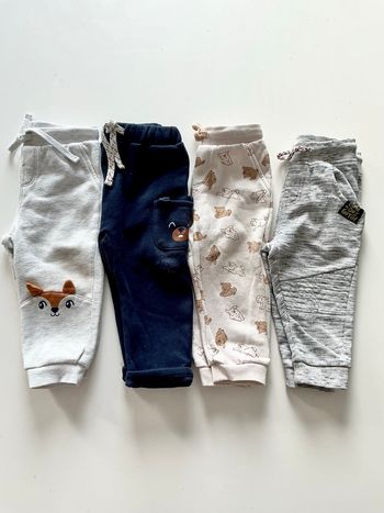 4 pantalons molletonnés 12 mois ou 78/83 cm