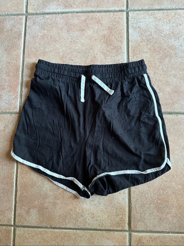 Short noir bande blanche Decathlon Taille m