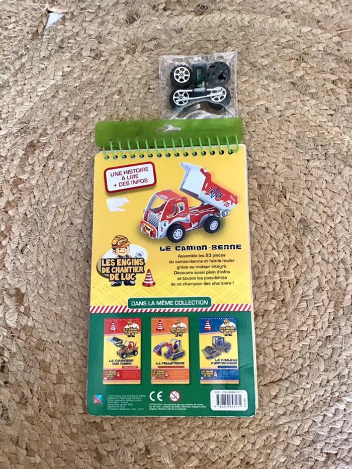 Livre les engins de Luc Eugène le camion benne maquette à construire - photo numéro 3