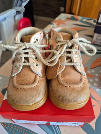 Chaussures kickers taille 22