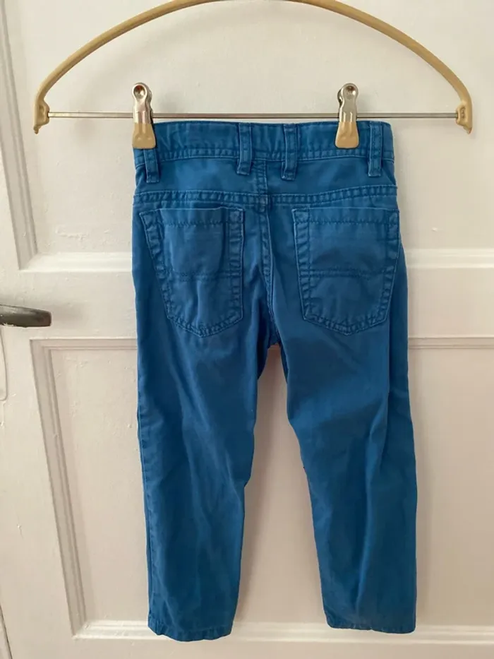 Pantalon et t-shirt - photo numéro 6
