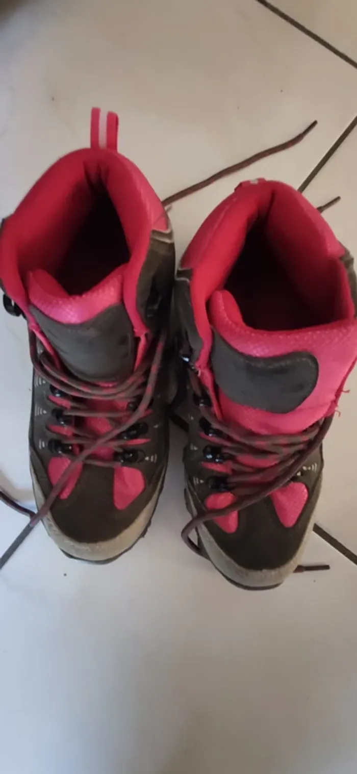 Chaussures randonnées 34 in extenso