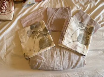 Lot drap housse et 5 taies oreillers carrées