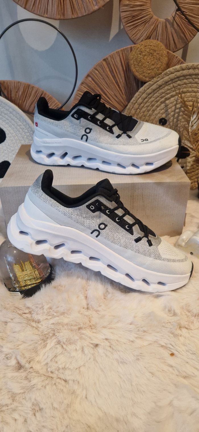 On cloudt Taille 44 - photo numéro 3