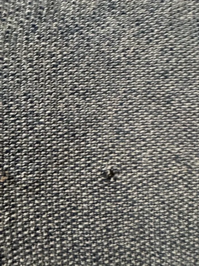 Pull Clothes taille XXL, il y a un petit trou - photo numéro 3