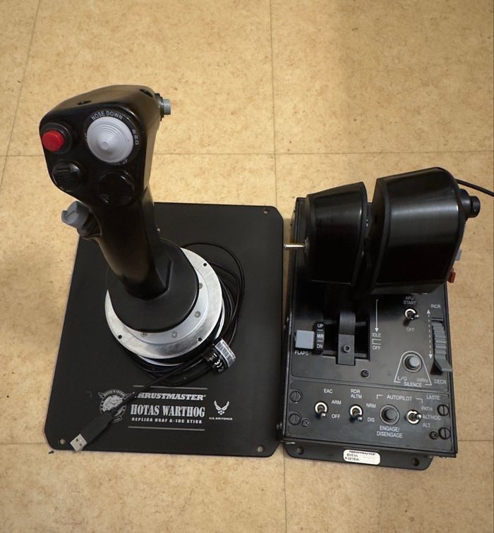Thrustmaster Hotas Warthog - photo numéro 2