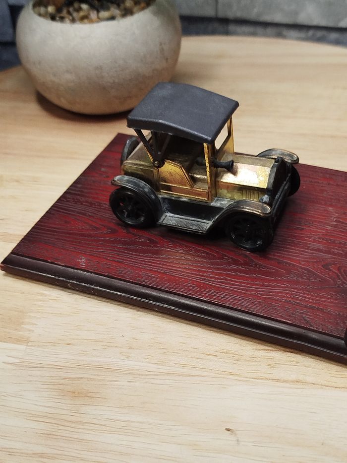 Voiture ford 1917 sur plaque - photo numéro 4