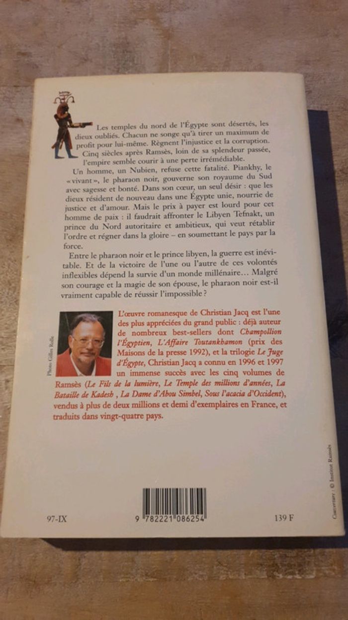 Le pharaon noir - Christian Jacq - photo numéro 2