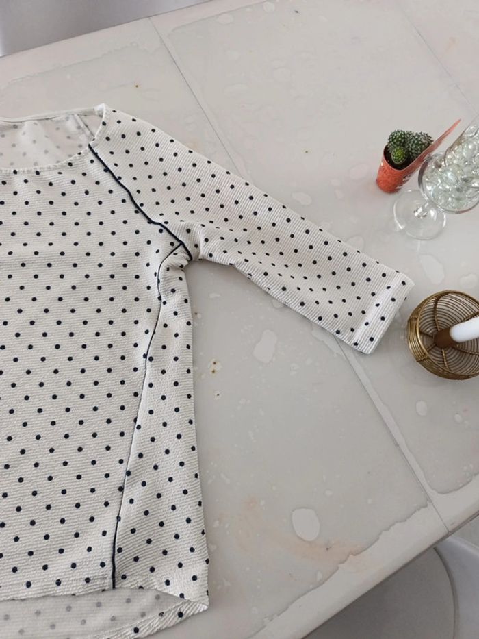 Haut gaufré blanc a pois bleu TU - photo numéro 2