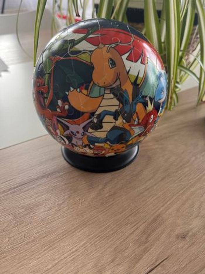 Boule puzzle 3D Pokémon sur socle