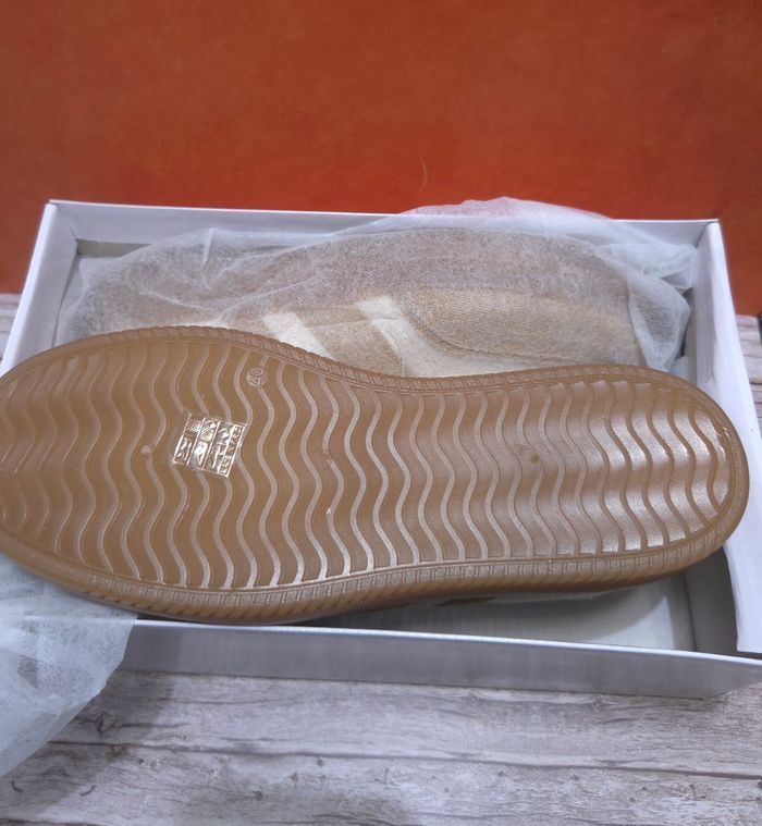 Baskets en toile Camel et Beige - Style Rétro - Neuves - Taille 40 - photo numéro 5