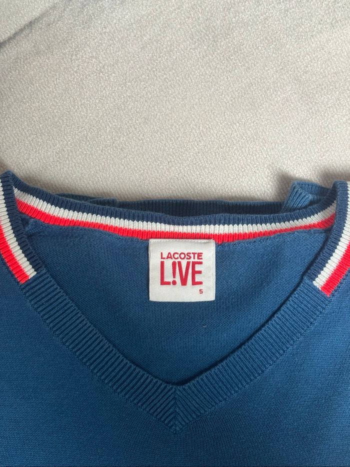 Pull Lacoste bleu ciel à col V tricolore taille L - photo numéro 3