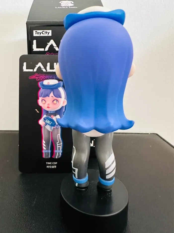 Vintage 2011 Figurine de collection Time Cop – Laura Cyberpunk (ToyCity) - photo numéro 4