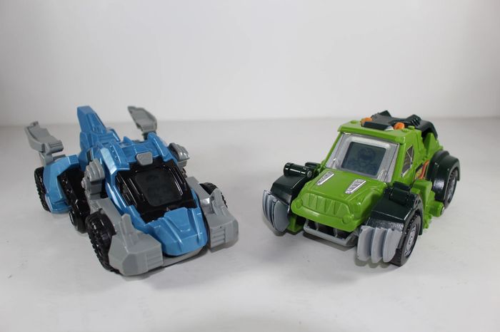 Vtech Switch & Go Dinos Fire Velociraptor et T-Rex 4x4 - photo numéro 4