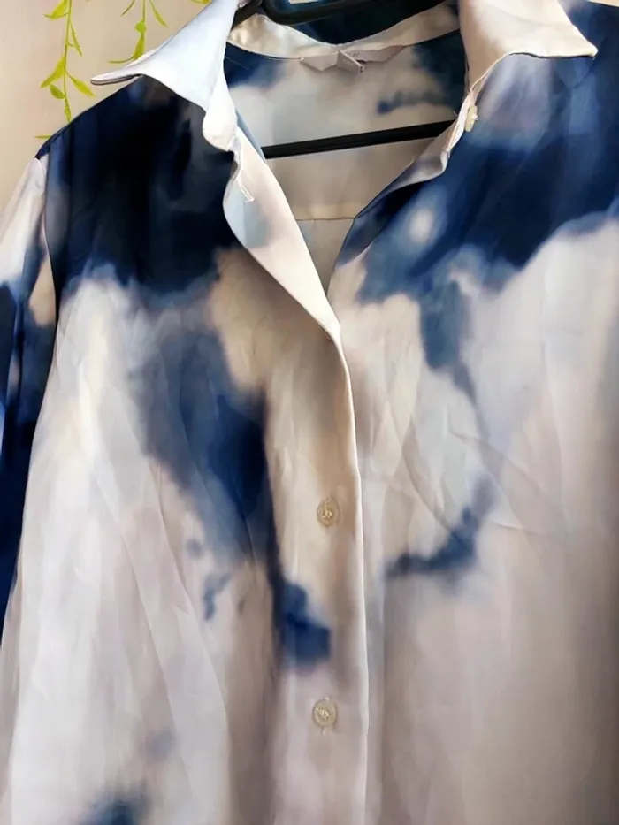 Chemise H&M – XS – Blanc, motifs bleus – État : Excellent - photo numéro 2