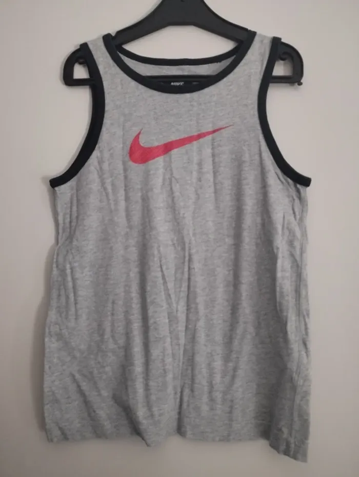 Débardeur Nike taille 8/10 ans