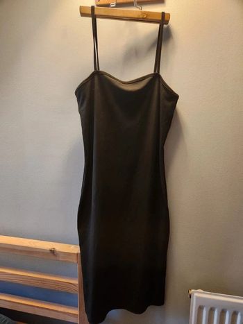 Robe droite noire côtelée