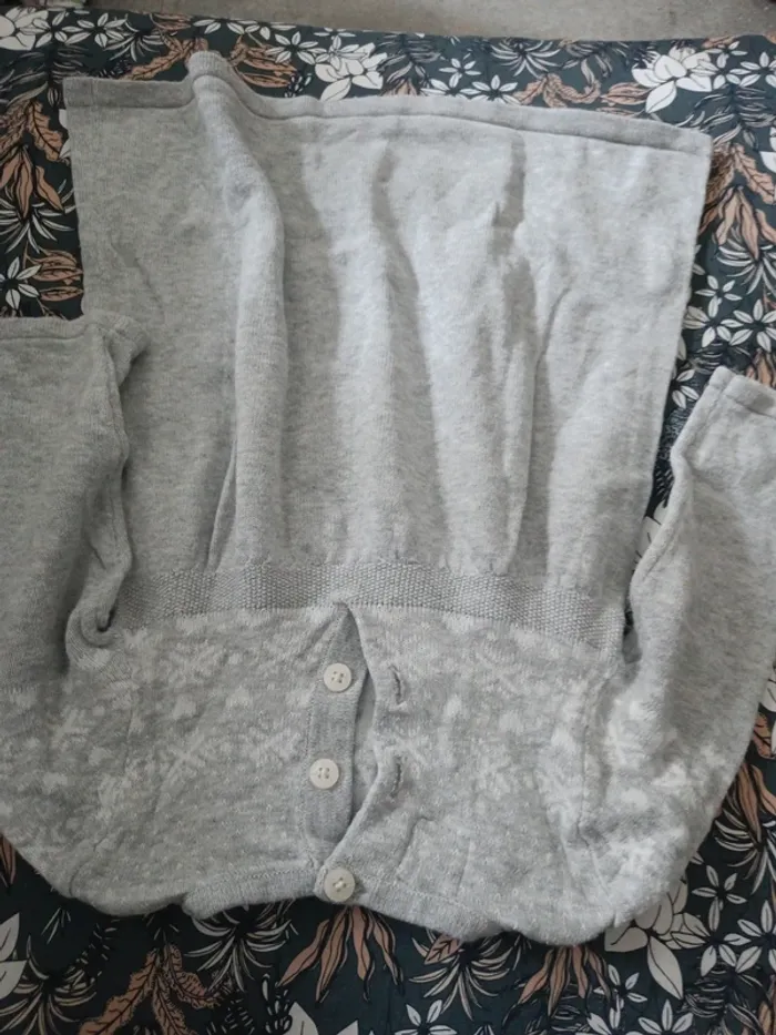 Robe manches longues C&A 74cm grise flocons de neige et coeurs - photo numéro 3