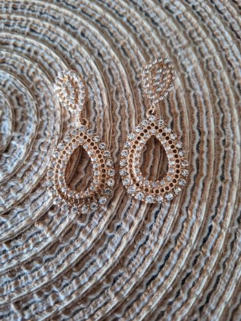 Boucles d'oreilles pendantes dorées