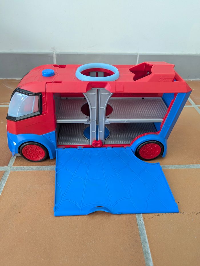 Véhicule spiderman - photo numéro 5