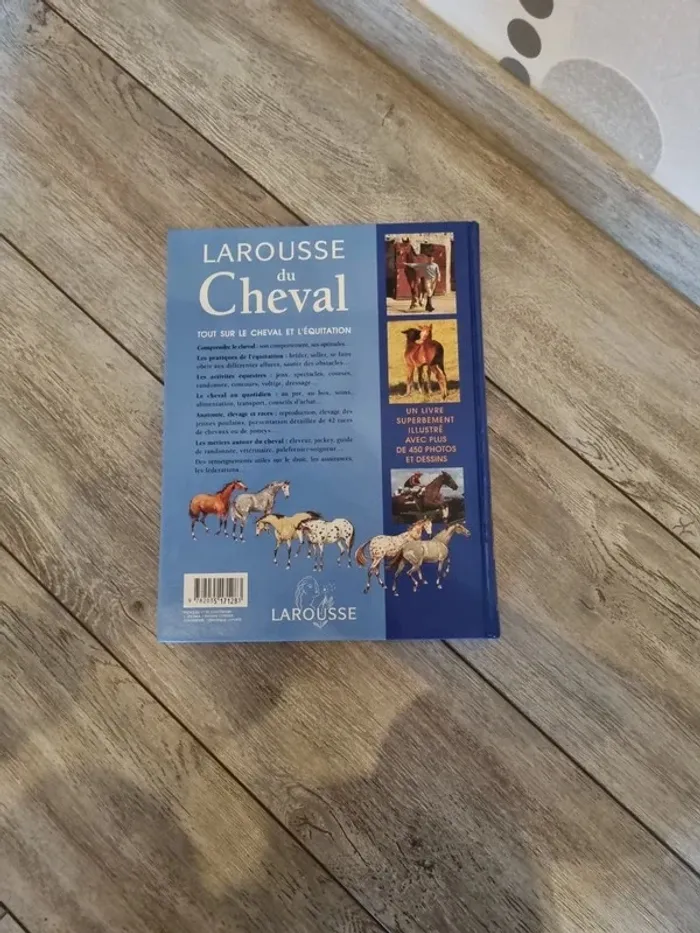 Livre Larousse du cheval - photo numéro 2