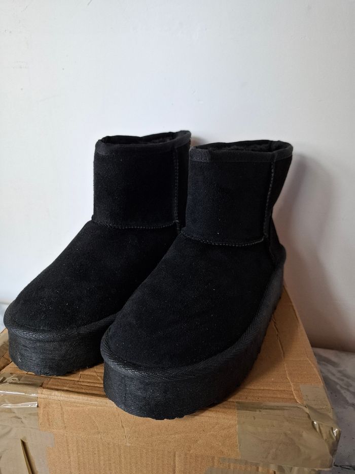 Bottines fourrées noire taille 37 - photo numéro 4