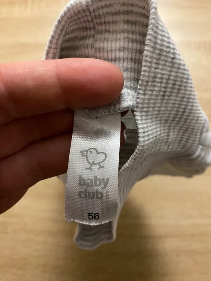 Pantalon gris et blanc 1 mois - photo numéro 2