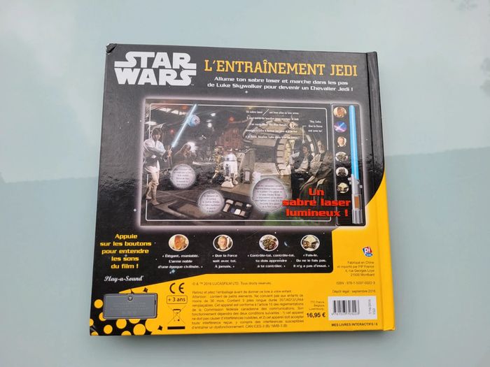Fantastique livre Star Wars L'entrainement Jedi, sabre laser lumineux et voix du film - photo numéro 6