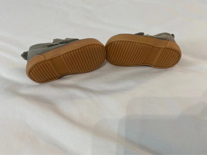 Chaussure 19 - photo numéro 3