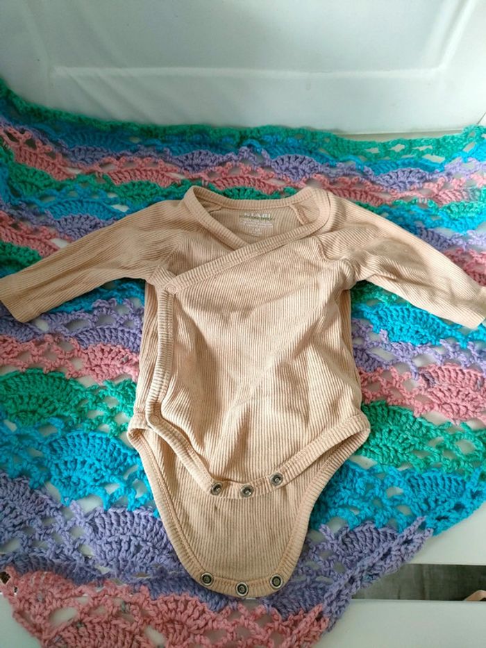 Lot bébé 1mois, garçon/fille - photo numéro 4