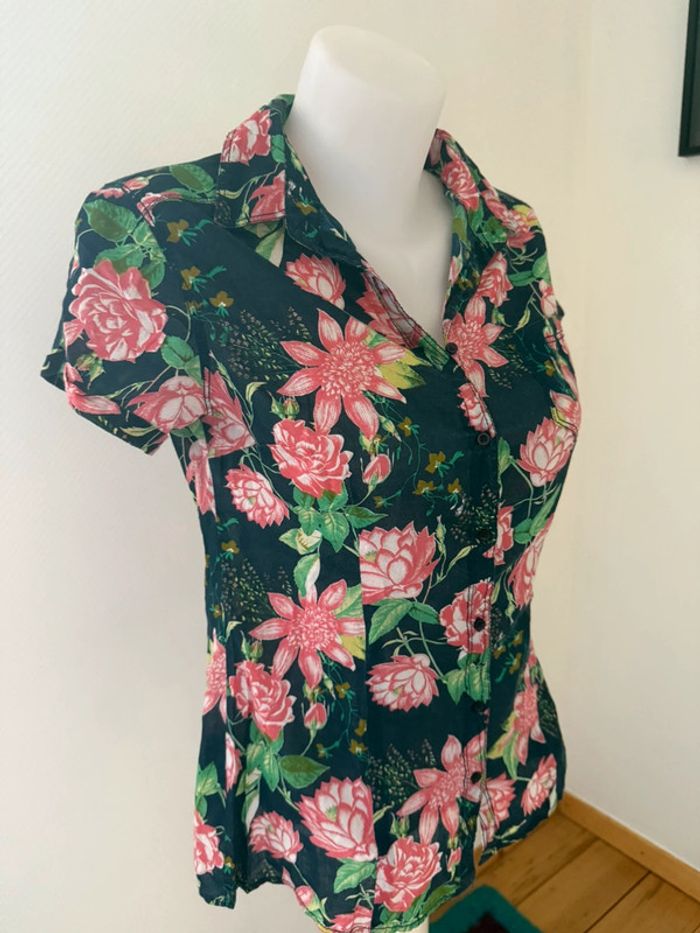 Chemisier à fleur en très bon état stradivarius taille M - photo numéro 2